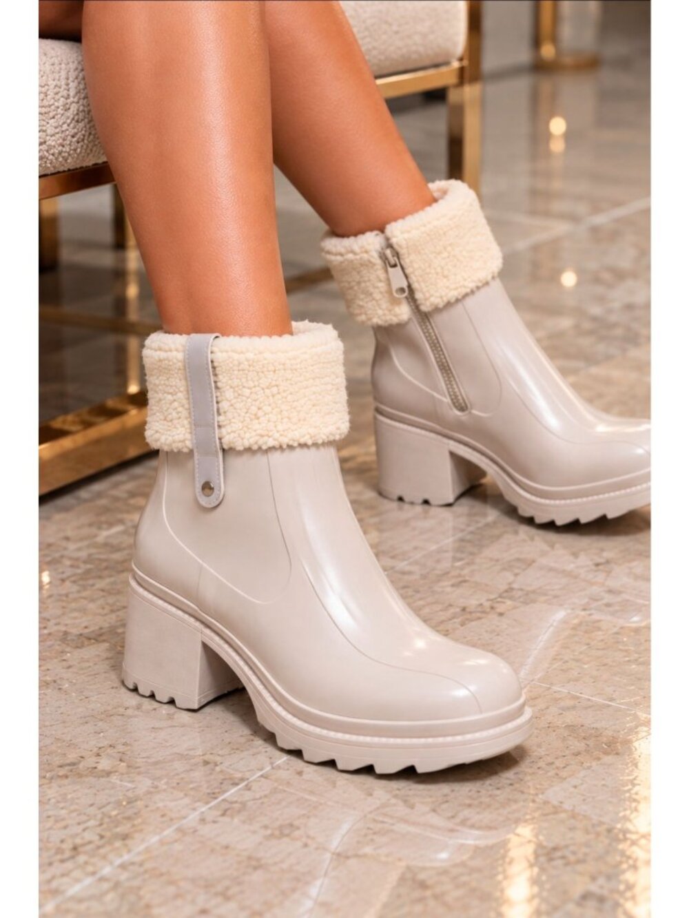 Womens Gray Mid-Calf Boots With Faux Fur Lining And Side Zipper Closure